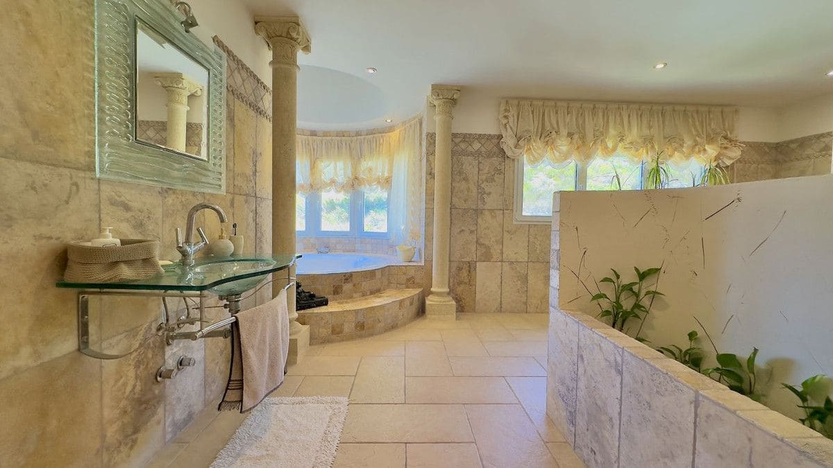 4 bedroom Villa for sale in Javea / Xabia - € 2,200,000 (Ref: 10013864)