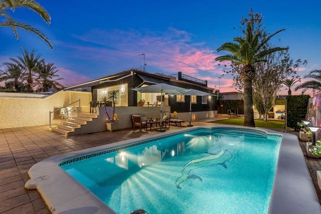4 Zimmer Villa zu verkaufen in Punta Prima, Torrevieja - 656.000 € (Ref: 10013866)