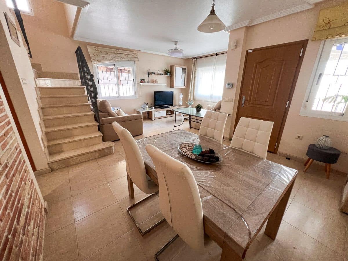 3 soverom Kjedet enebolig til salgs i Pilar de la Horadada - € 369 000 (Ref: 10013873)