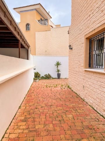 3 soverom Kjedet enebolig til salgs i Pilar de la Horadada - € 369 000 (Ref: 10013873)