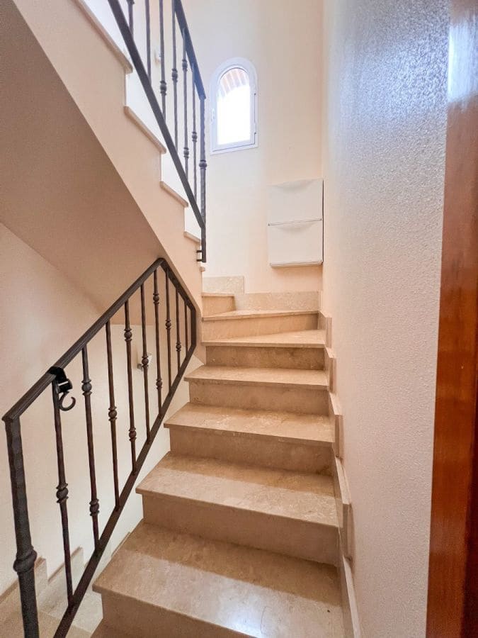 3 soverom Kjedet enebolig til salgs i Pilar de la Horadada - € 369 000 (Ref: 10013873)