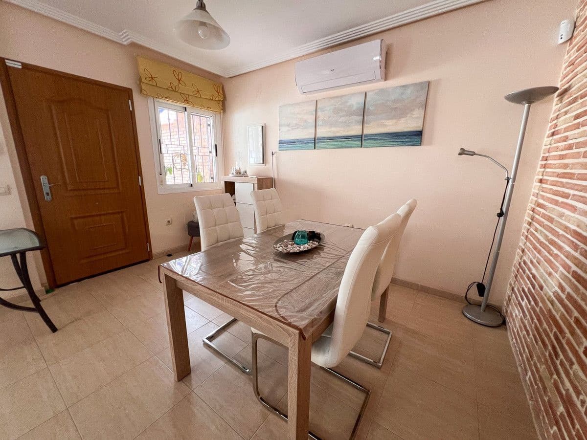 3 soverom Kjedet enebolig til salgs i Pilar de la Horadada - € 369 000 (Ref: 10013873)