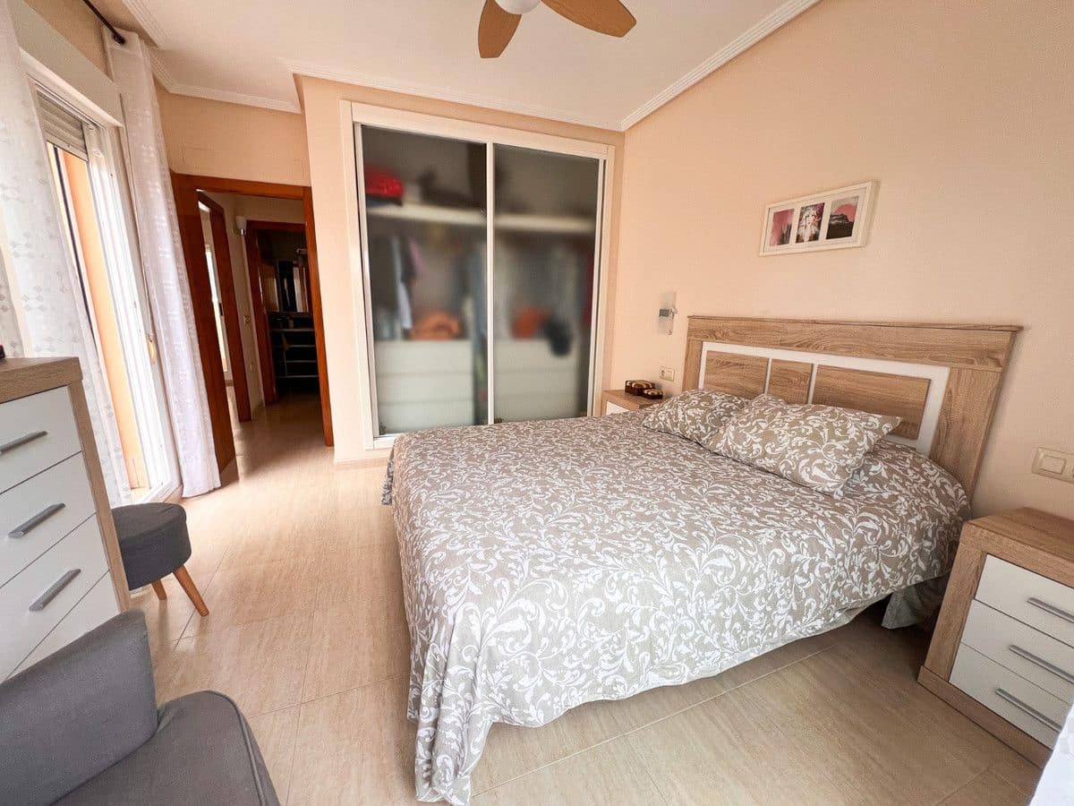 3 soverom Kjedet enebolig til salgs i Pilar de la Horadada - € 369 000 (Ref: 10013873)