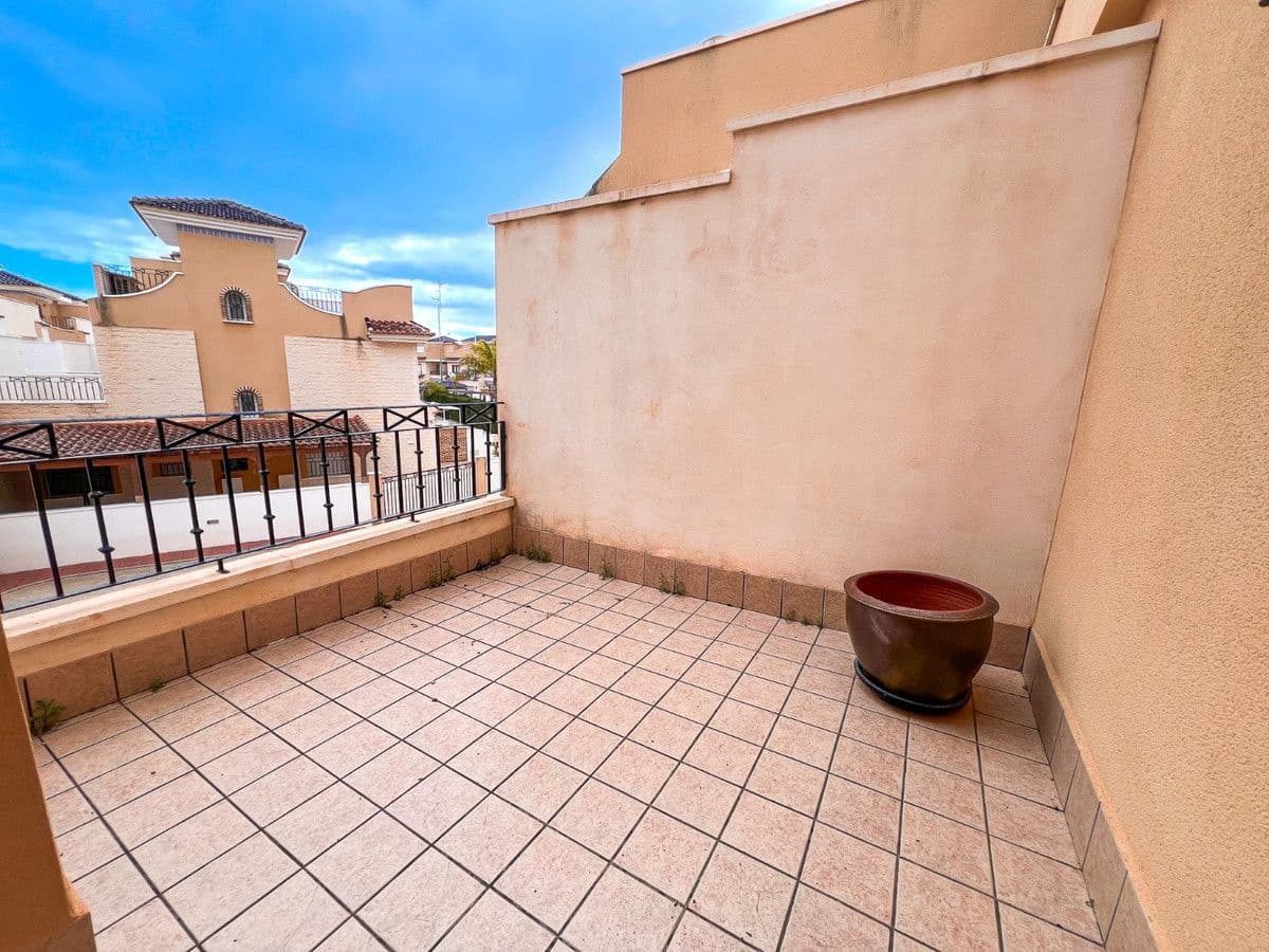 3 soverom Kjedet enebolig til salgs i Pilar de la Horadada - € 369 000 (Ref: 10013873)