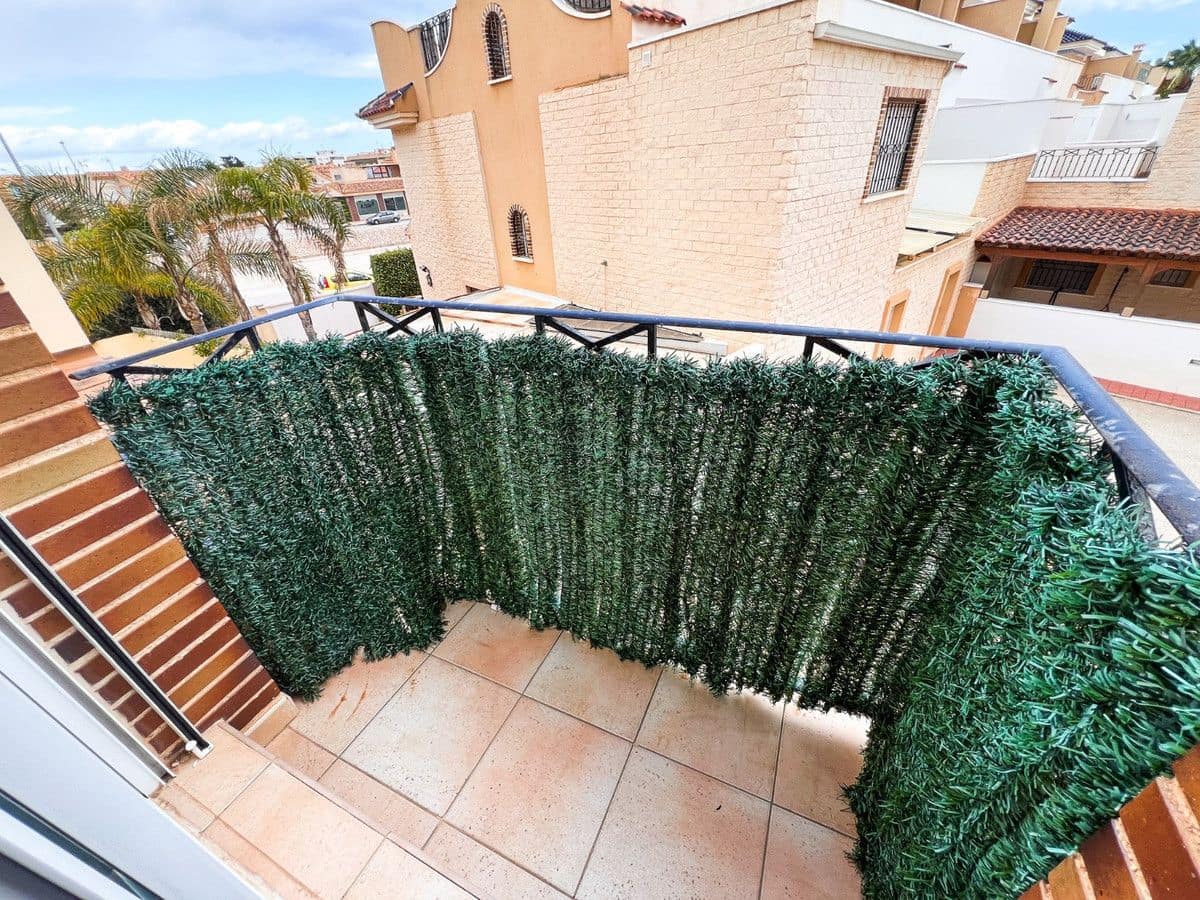 3 soverom Kjedet enebolig til salgs i Pilar de la Horadada - € 369 000 (Ref: 10013873)