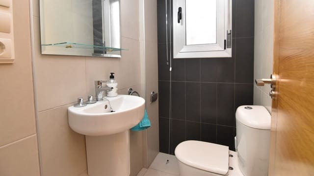 3 soverom Rekkehus til salgs i Guardamar del Segura med svømmebasseng - € 287 000 (Ref: 10013877)