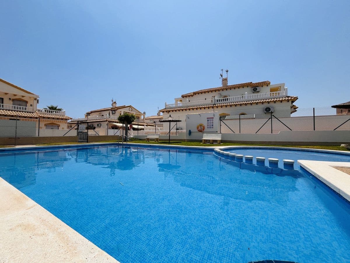 3 quarto Casa em Banda para venda em Orihuela Costa - 277 900 € (Ref: 10013880)