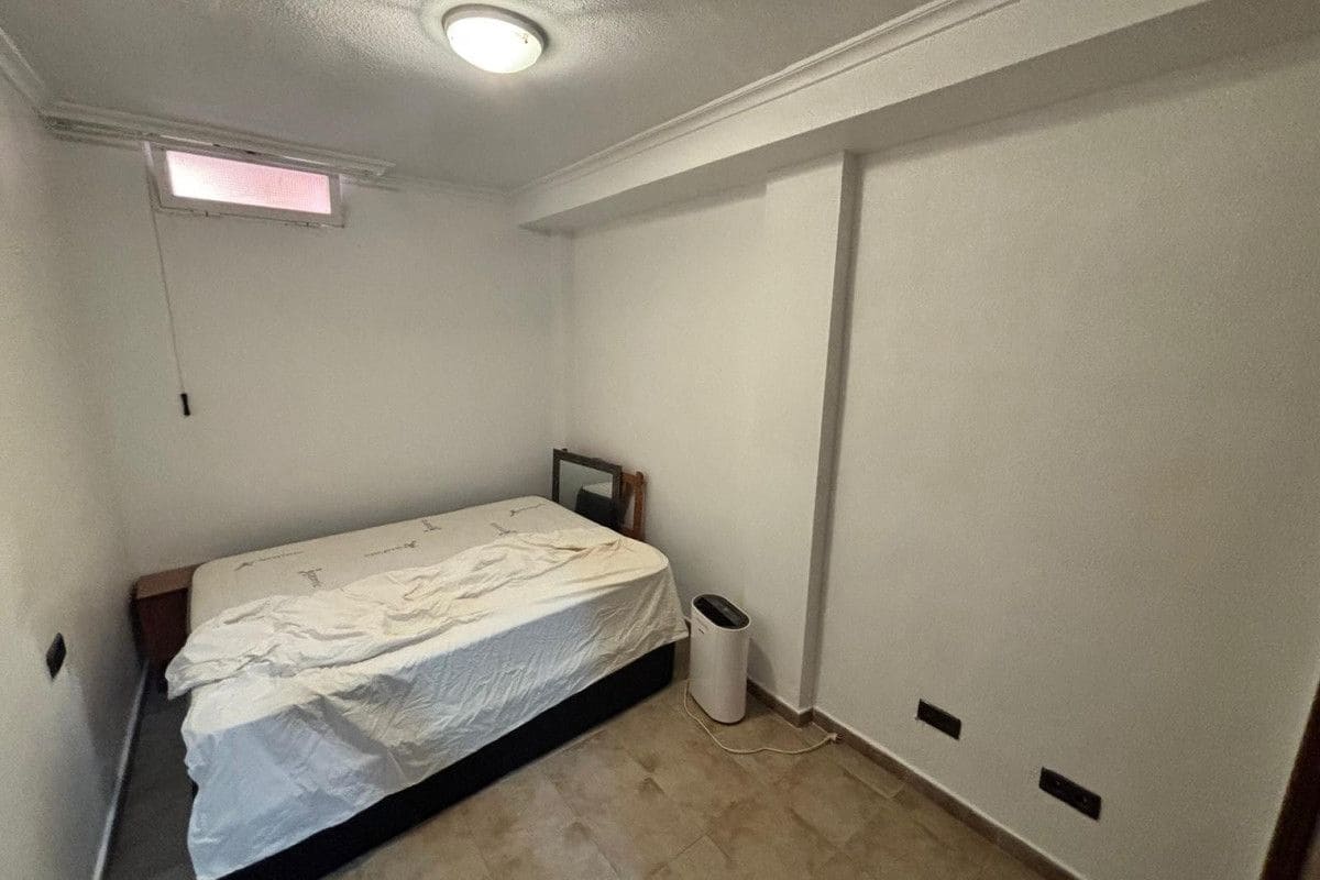 5 sypialnia Dom na sprzedaż w Guardamar del Segura z basenem - 199 995 € (Ref: 10013885)