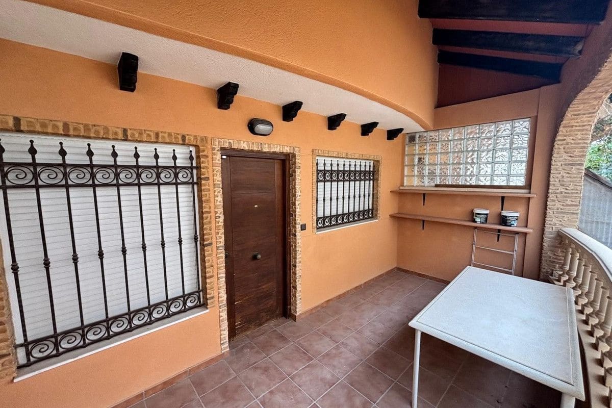 5 sypialnia Dom na sprzedaż w Guardamar del Segura z basenem - 199 995 € (Ref: 10013885)