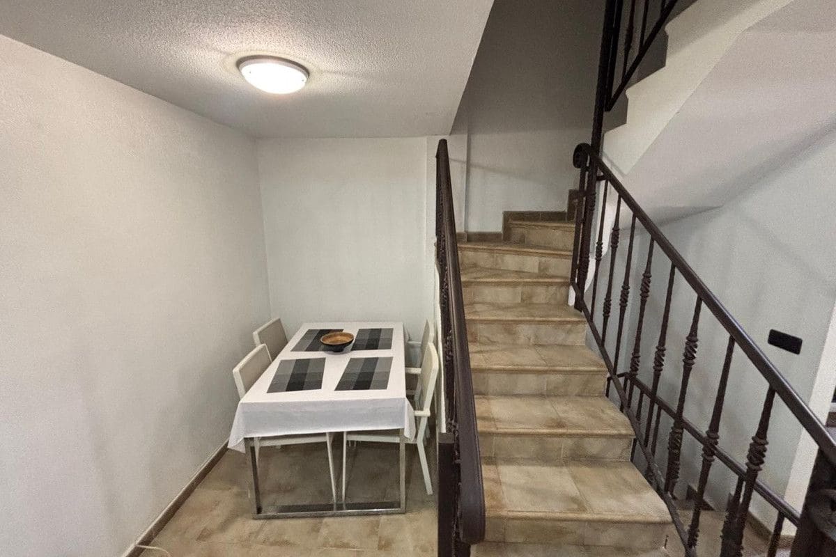 5 sypialnia Dom na sprzedaż w Guardamar del Segura z basenem - 199 995 € (Ref: 10013885)
