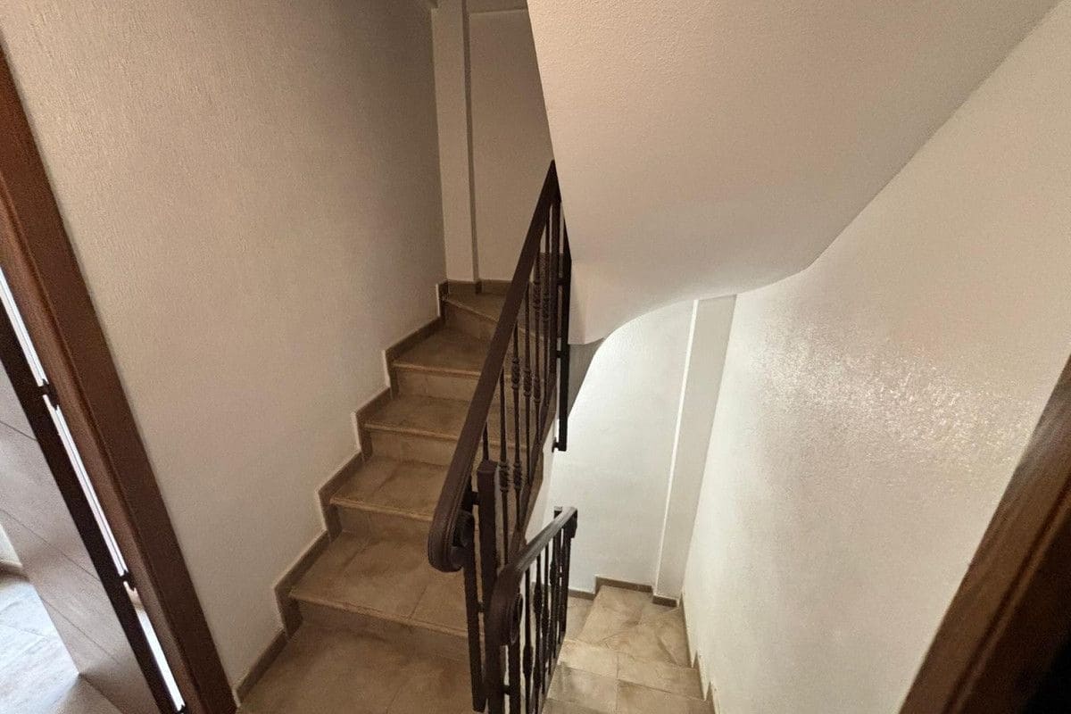 5 sypialnia Dom na sprzedaż w Guardamar del Segura z basenem - 199 995 € (Ref: 10013885)