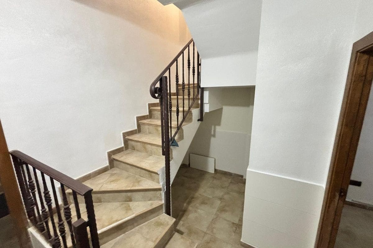 5 sypialnia Dom na sprzedaż w Guardamar del Segura z basenem - 199 995 € (Ref: 10013885)