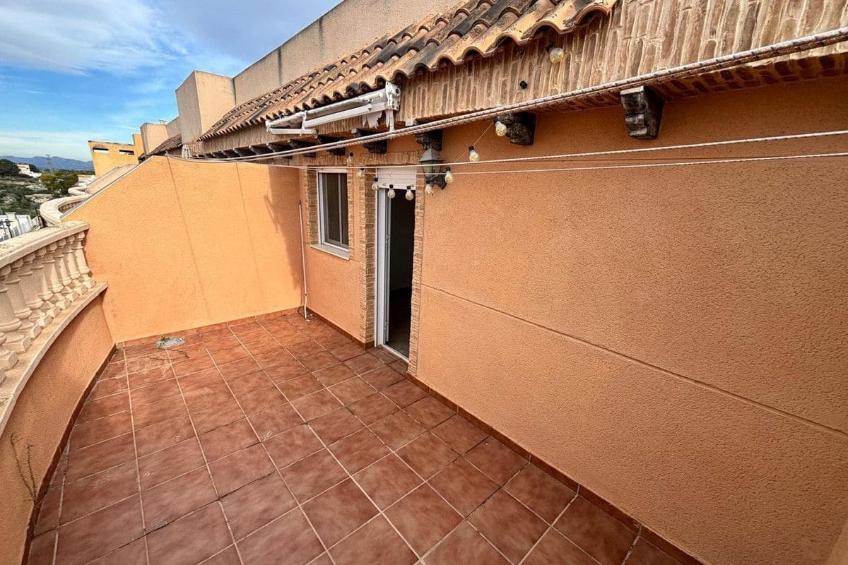 5 sypialnia Dom na sprzedaż w Guardamar del Segura z basenem - 199 995 € (Ref: 10013885)
