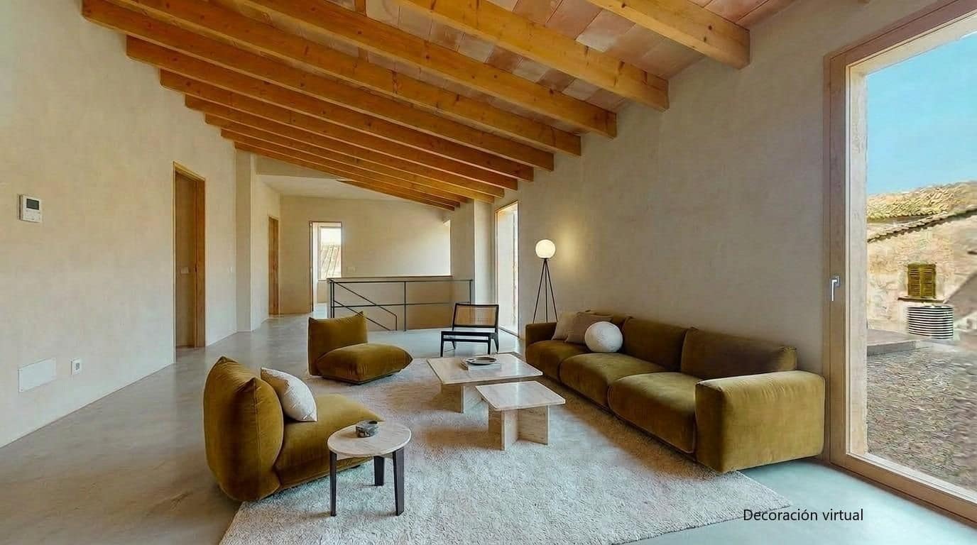 7 bedroom Townhouse for sale in Sineu with garage - € 780,000 (Ref: 10013888)