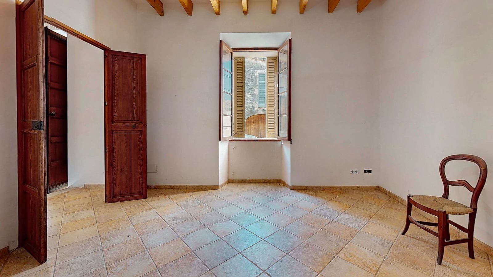 7 bedroom Townhouse for sale in Sineu with garage - € 780,000 (Ref: 10013888)