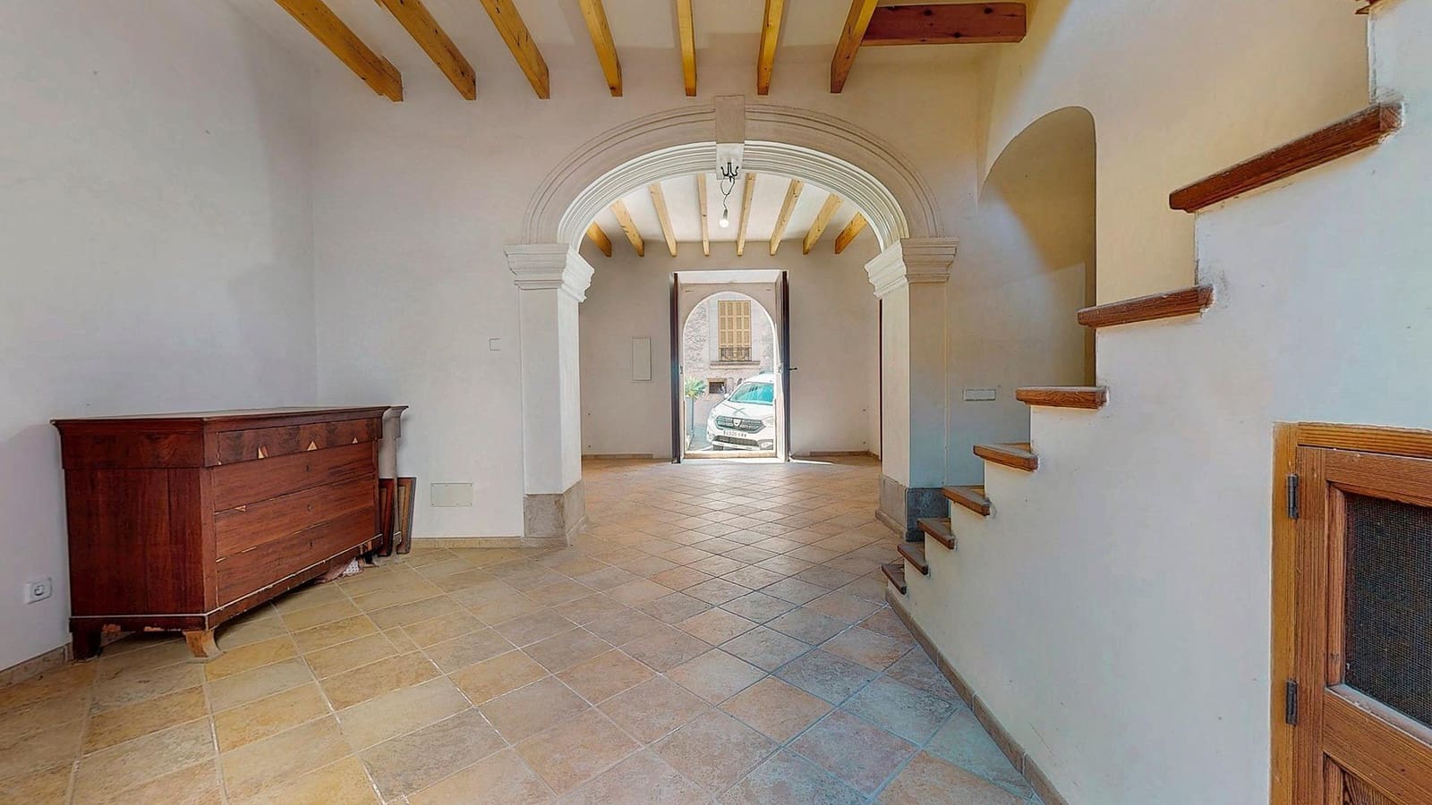 7 bedroom Townhouse for sale in Sineu with garage - € 780,000 (Ref: 10013888)