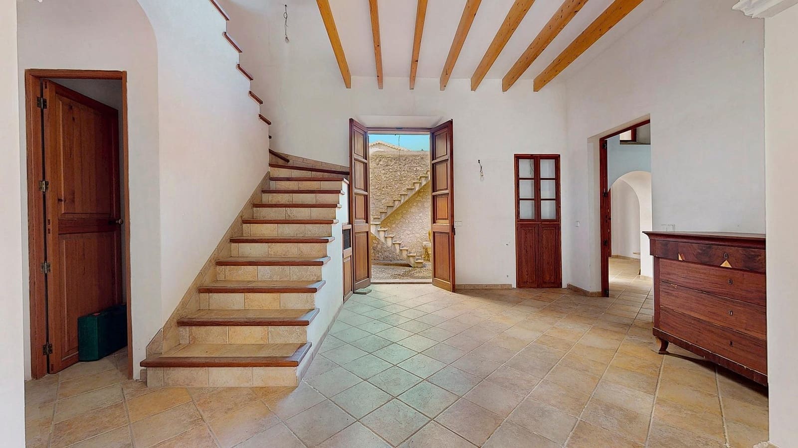 7 bedroom Townhouse for sale in Sineu with garage - € 780,000 (Ref: 10013888)