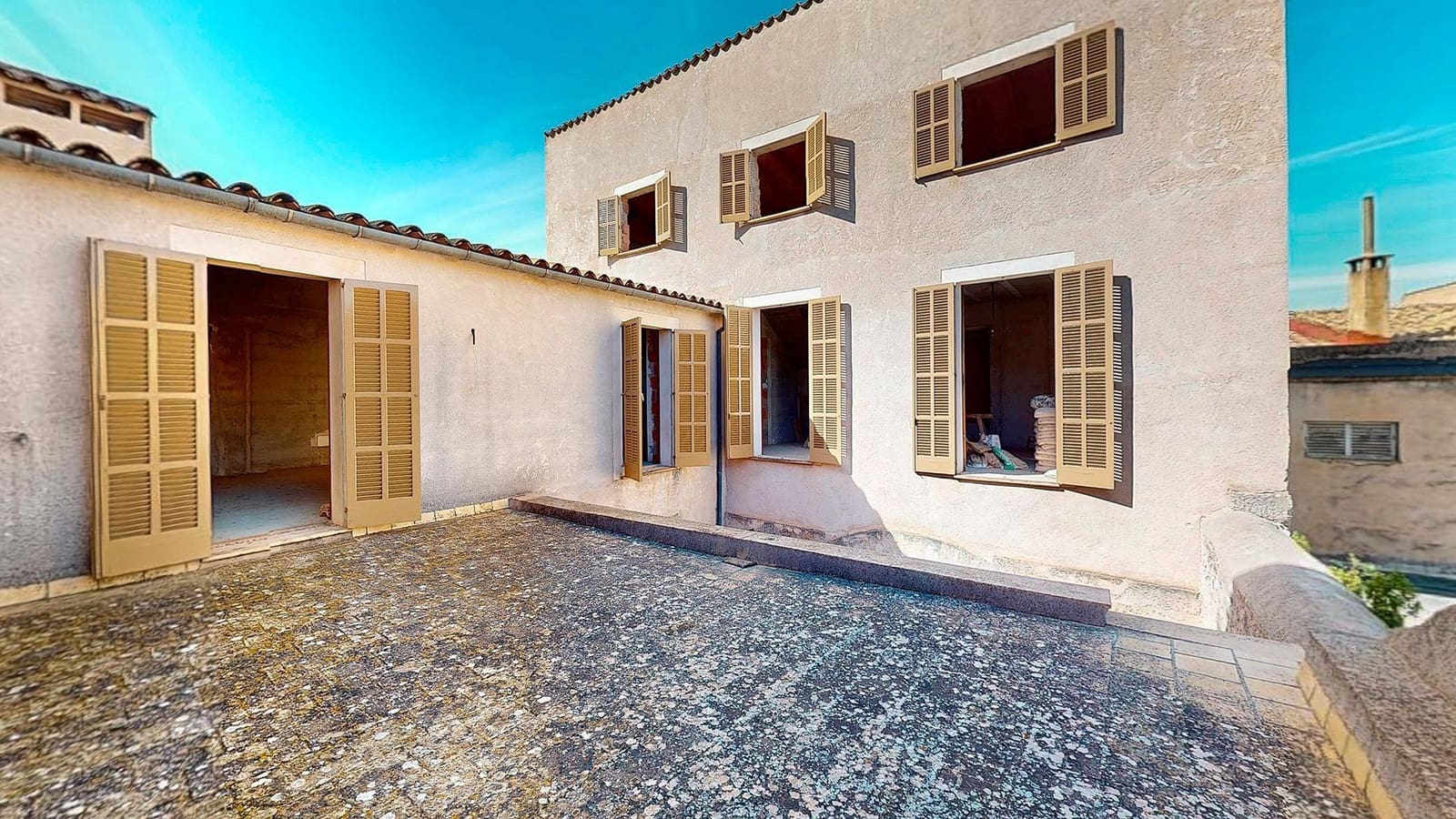 7 bedroom Townhouse for sale in Sineu with garage - € 780,000 (Ref: 10013888)