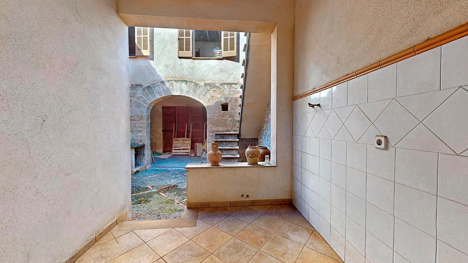 7 bedroom Townhouse for sale in Sineu with garage - € 780,000 (Ref: 10013888)