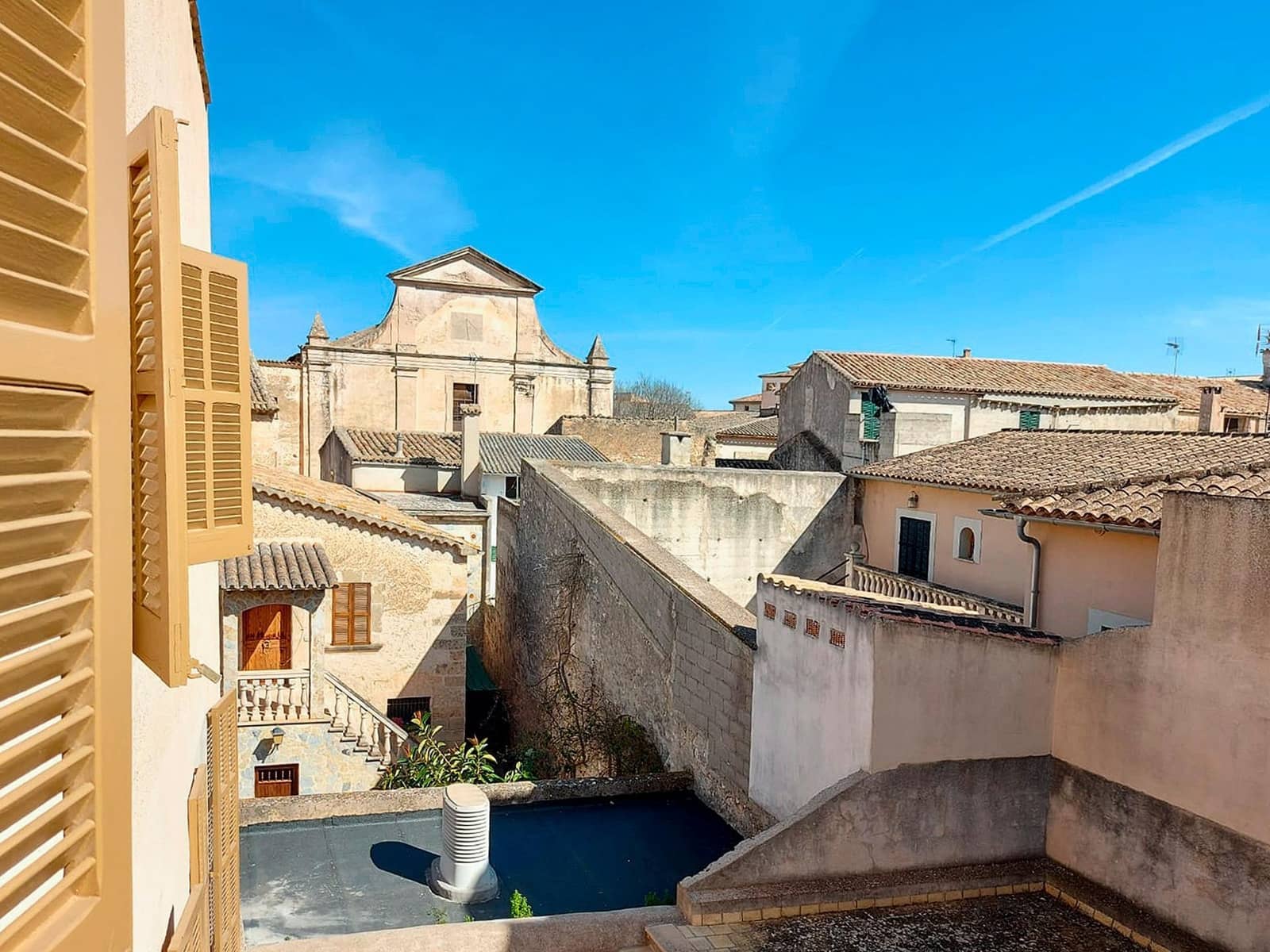 7 bedroom Townhouse for sale in Sineu with garage - € 780,000 (Ref: 10013888)
