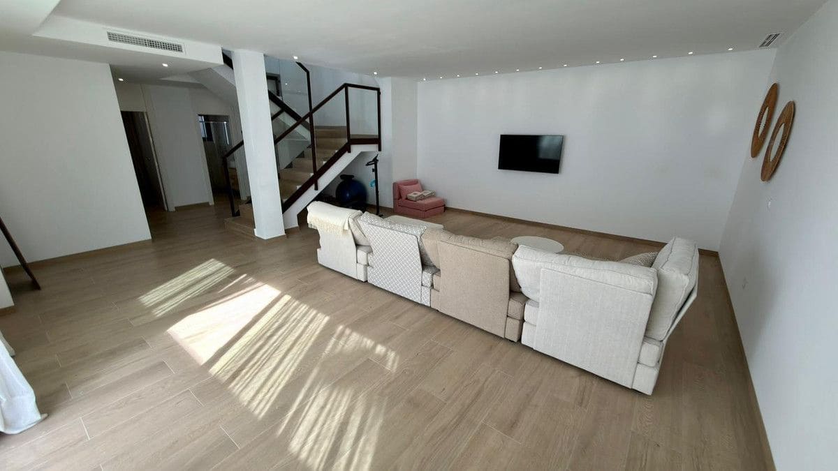 5 slaapkamer Villa te koop in Finestrat - € 895.000 (Ref: 10015793)