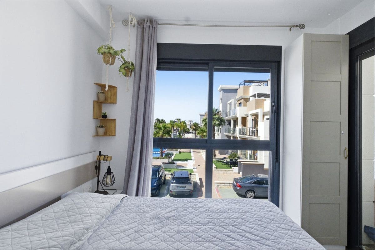 2 sovrum Lägenhet till salu i La Zenia med pool - 249 000 € (Ref: 10017781)