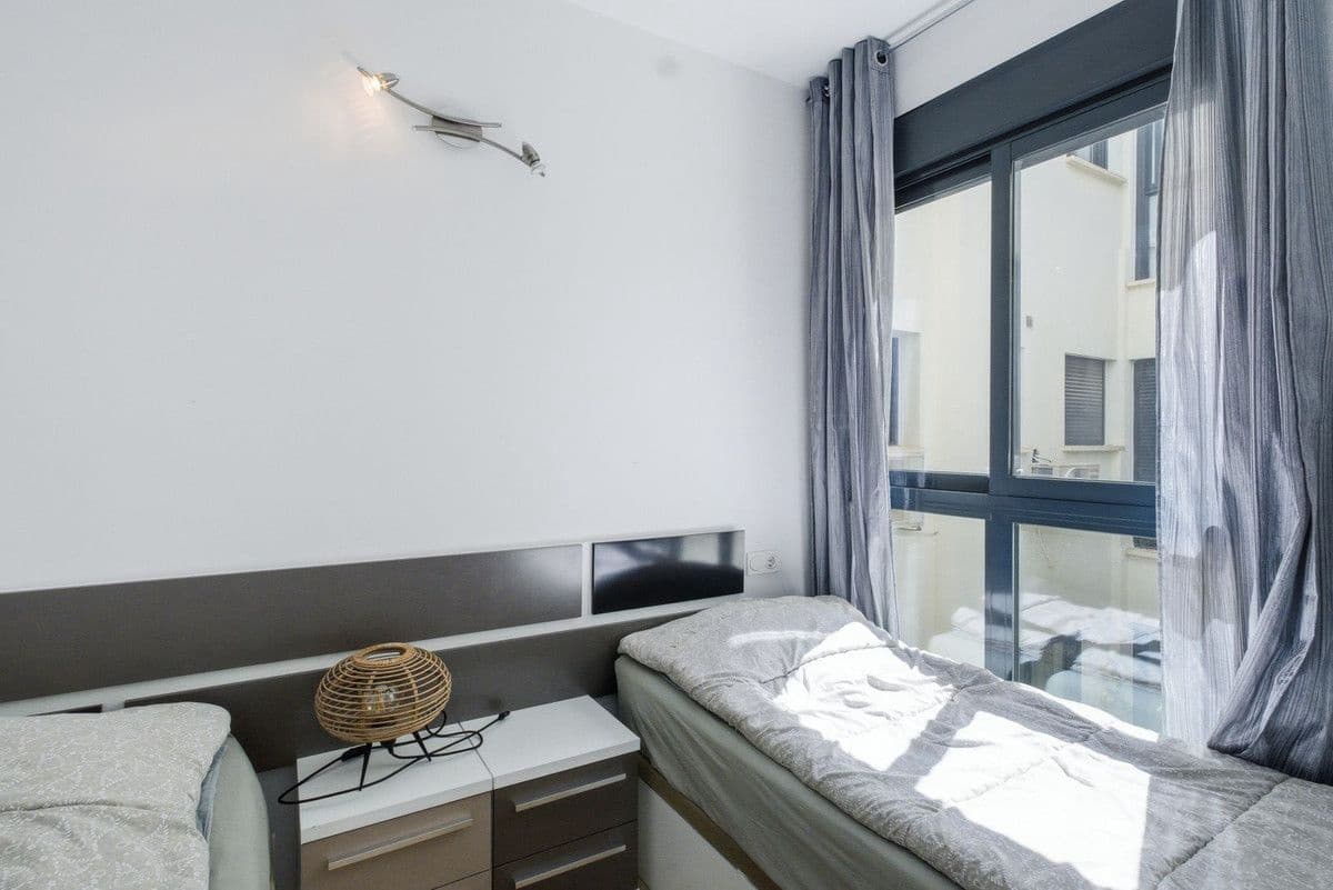 2 sovrum Lägenhet till salu i La Zenia med pool - 249 000 € (Ref: 10017781)