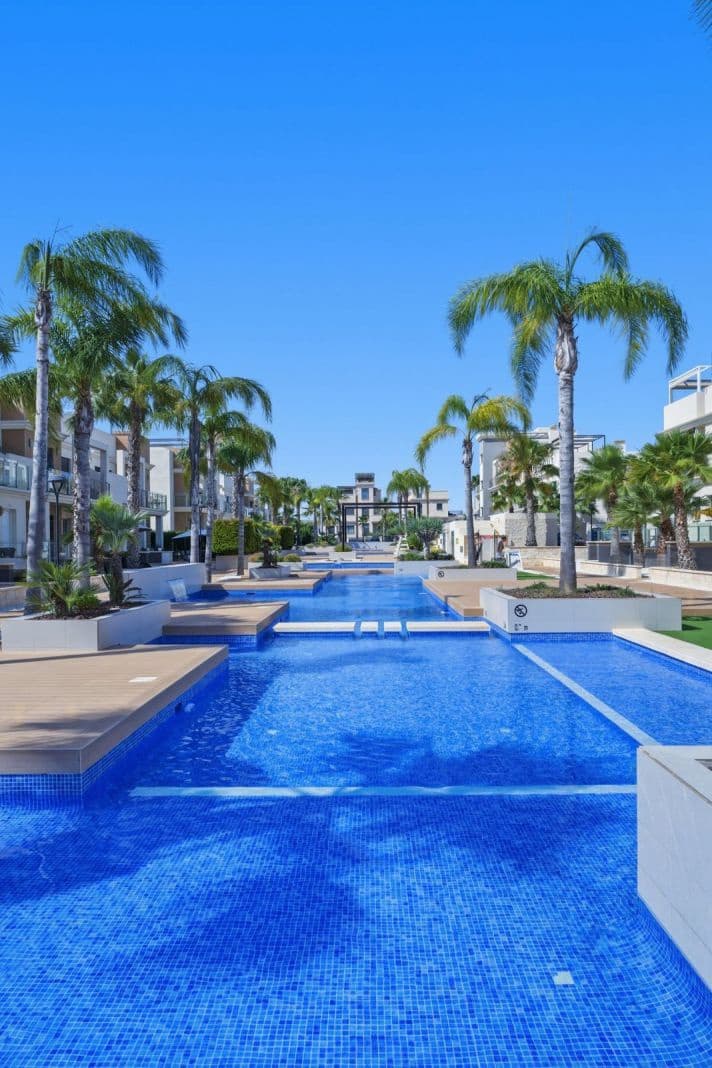 2 sovrum Lägenhet till salu i La Zenia med pool - 249 000 € (Ref: 10017781)