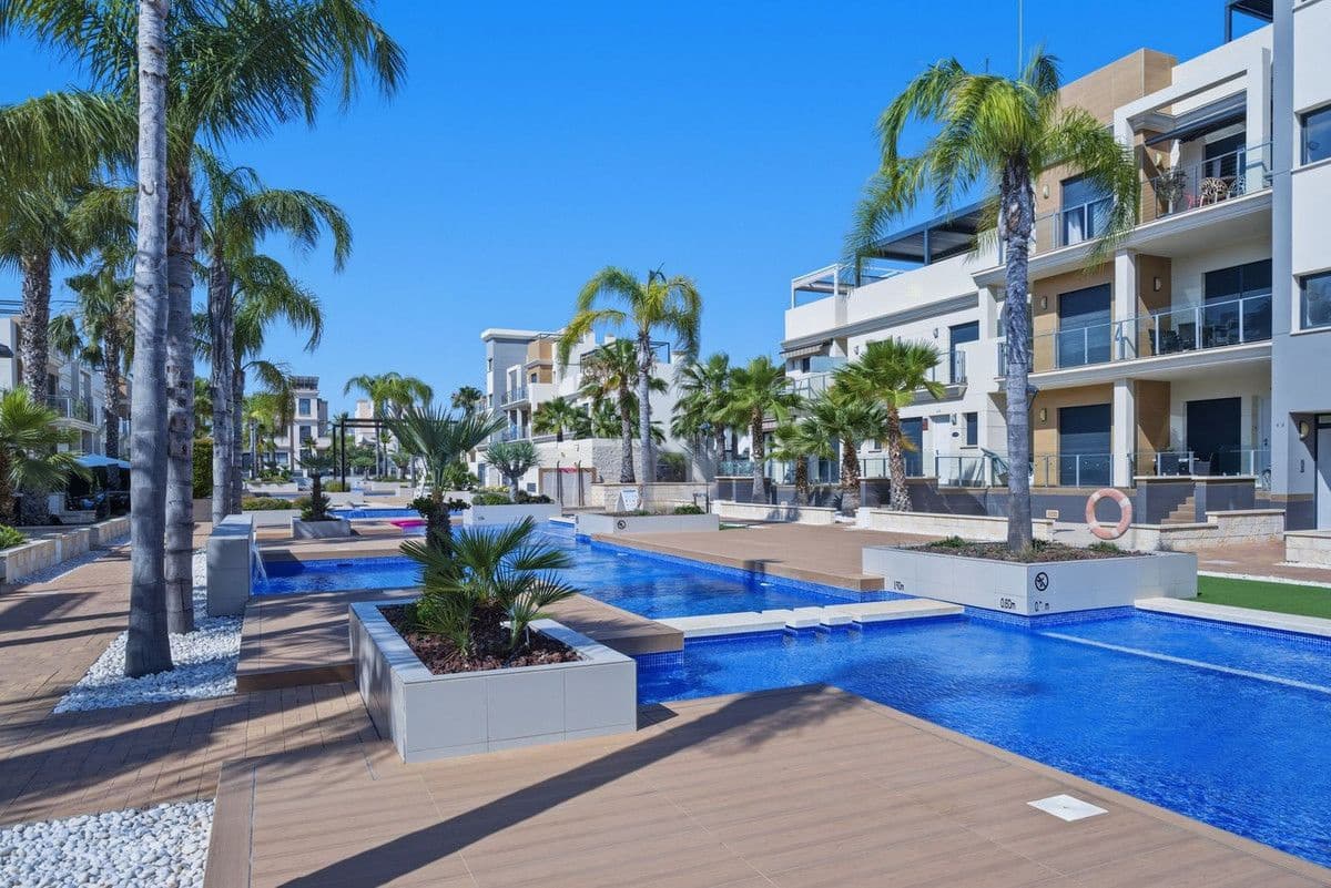 2 sovrum Lägenhet till salu i La Zenia med pool - 249 000 € (Ref: 10017781)