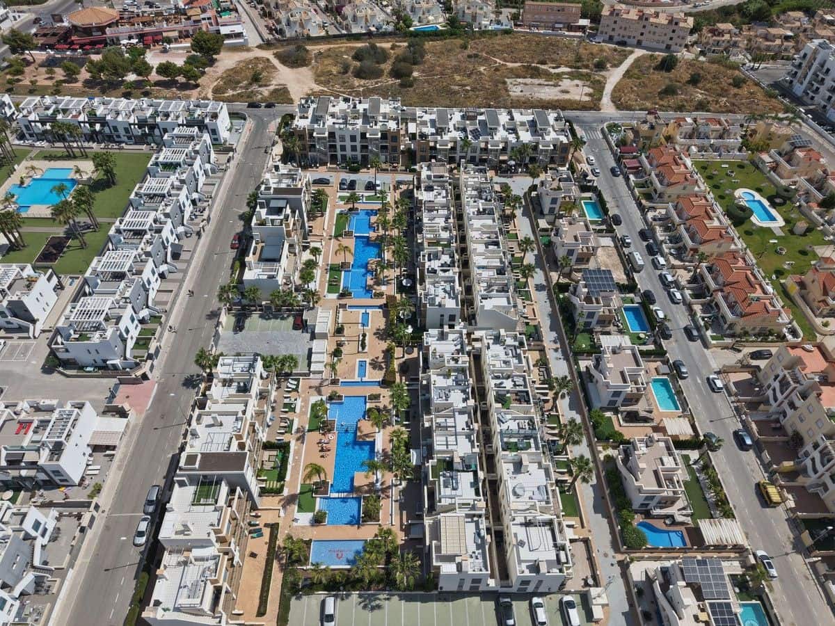 2 sovrum Lägenhet till salu i La Zenia med pool - 249 000 € (Ref: 10017781)