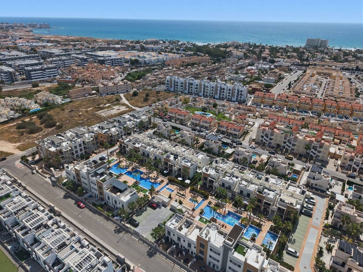 2 sovrum Lägenhet till salu i La Zenia med pool - 249 000 € (Ref: 10017781)