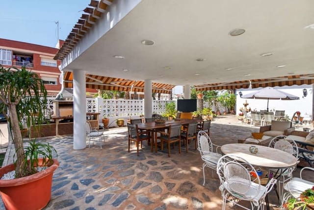 3 Zimmer Villa zu verkaufen in Lo Pagan, San Pedro del Pinatar mit Pool - 995.000 € (Ref: 10017804)