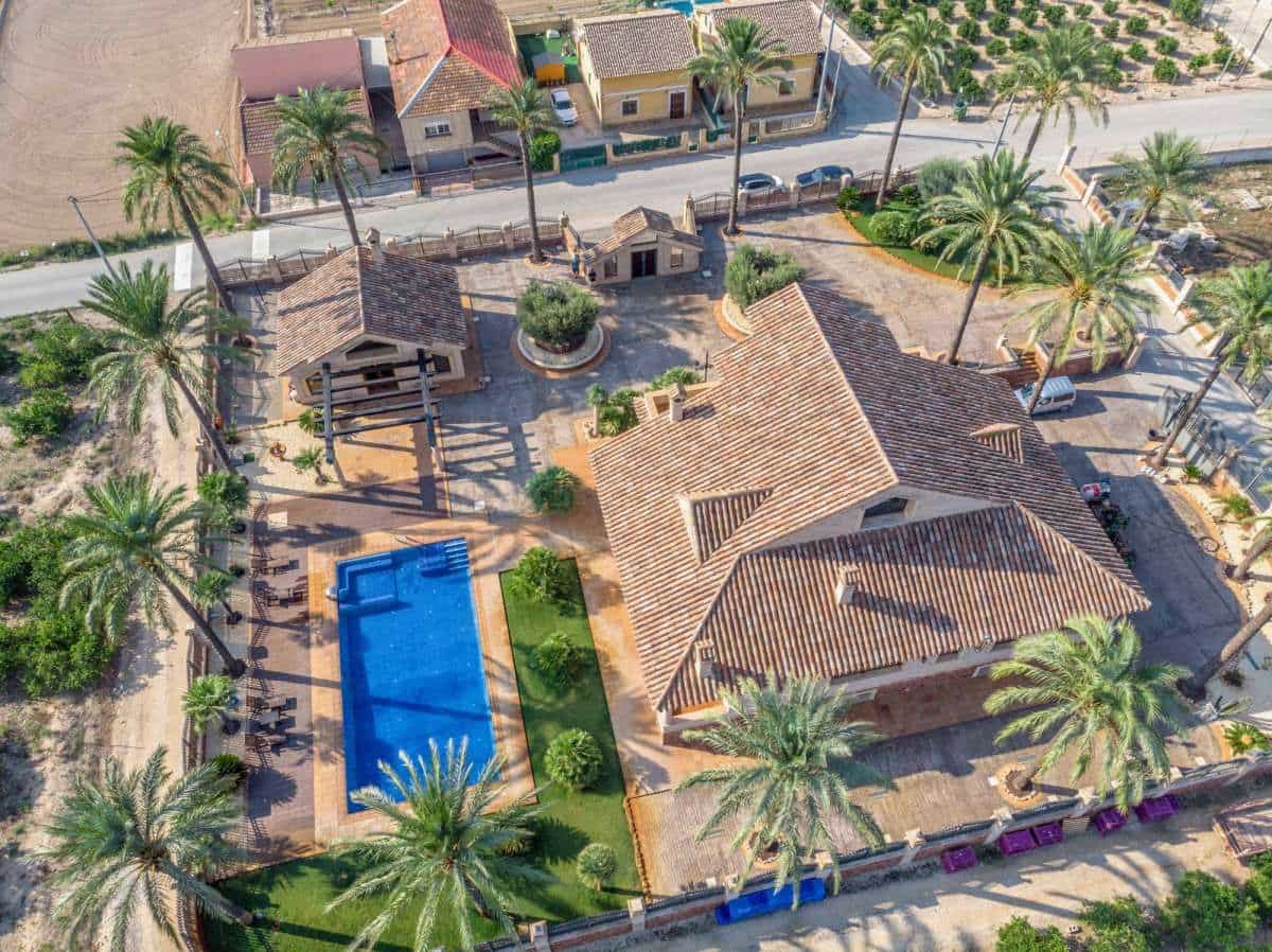 4 soveværelse Villa til salg i Orihuela med swimmingpool - € 1.799.990 (Ref: 10017805)