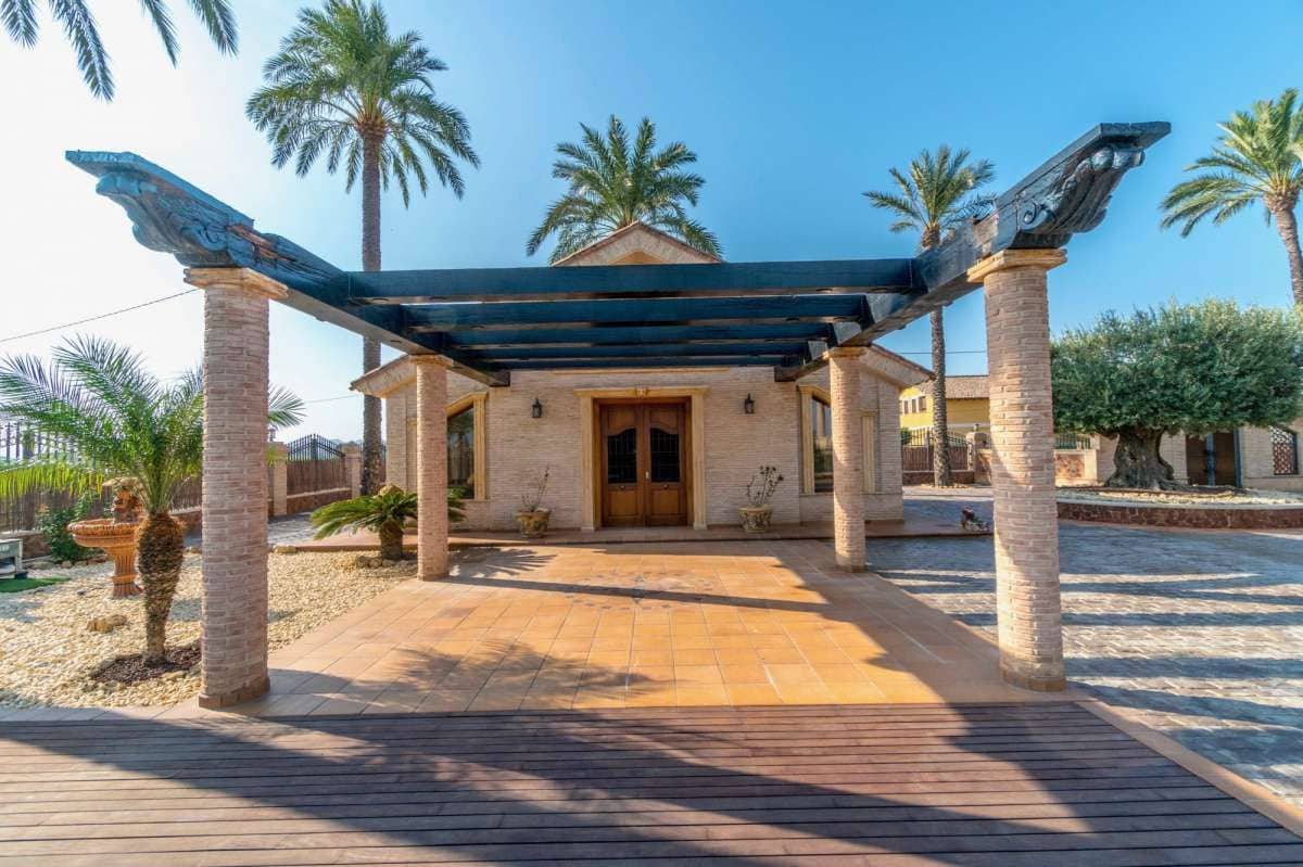 4 soveværelse Villa til salg i Orihuela med swimmingpool - € 1.799.990 (Ref: 10017805)