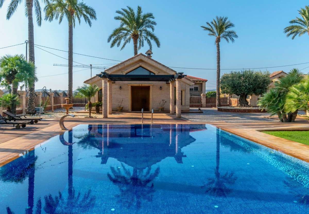 4 soveværelse Villa til salg i Orihuela med swimmingpool - € 1.799.990 (Ref: 10017805)