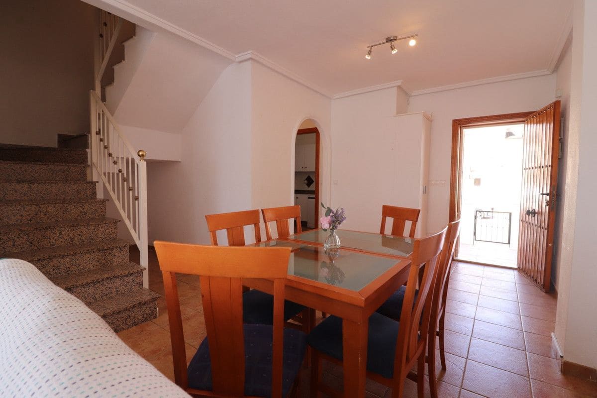 Chalet de 3 habitaciones en San Miguel de Salinas en venta con piscina - 250.000 € (Ref: 10017814)
