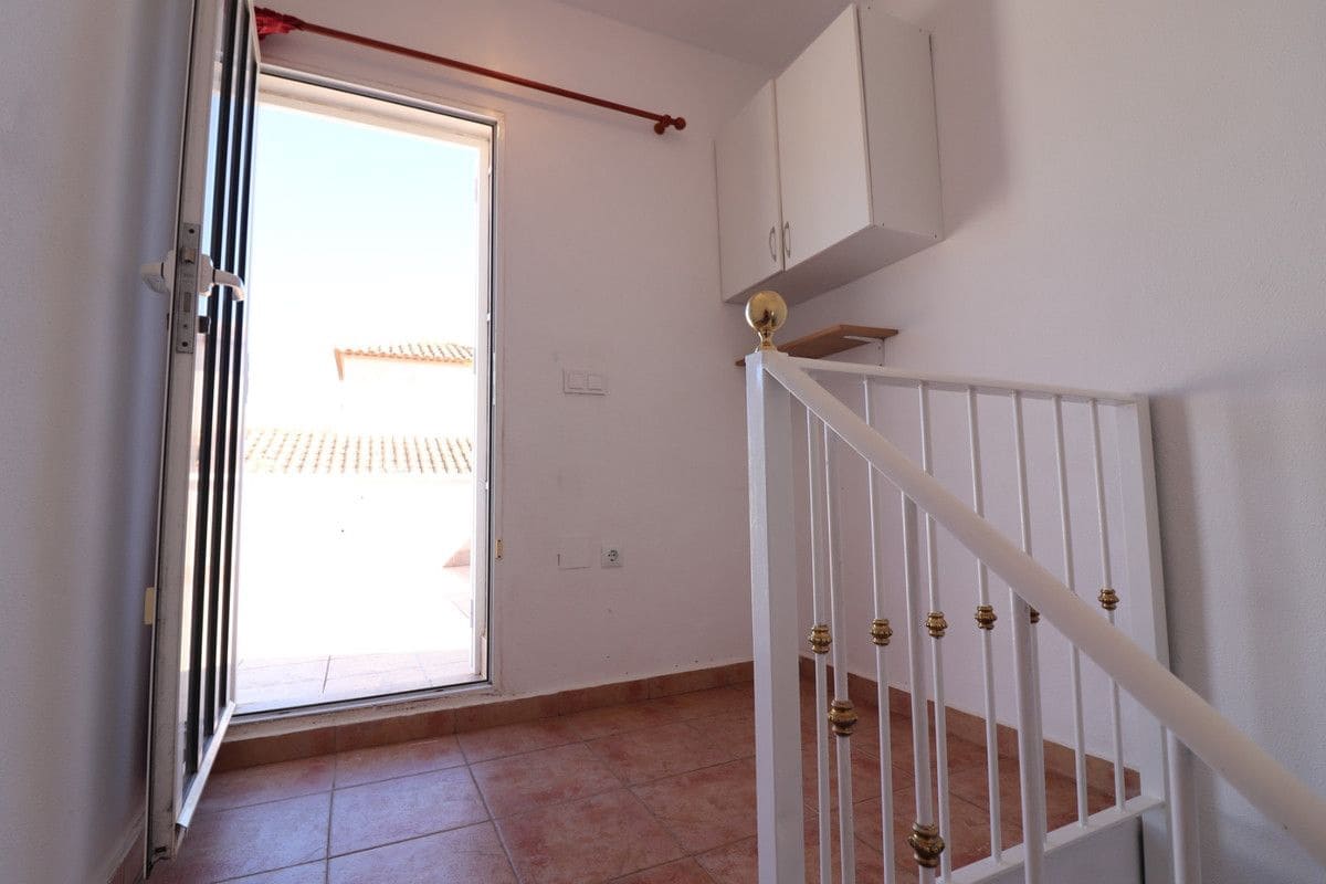 Chalet de 3 habitaciones en San Miguel de Salinas en venta con piscina - 250.000 € (Ref: 10017814)