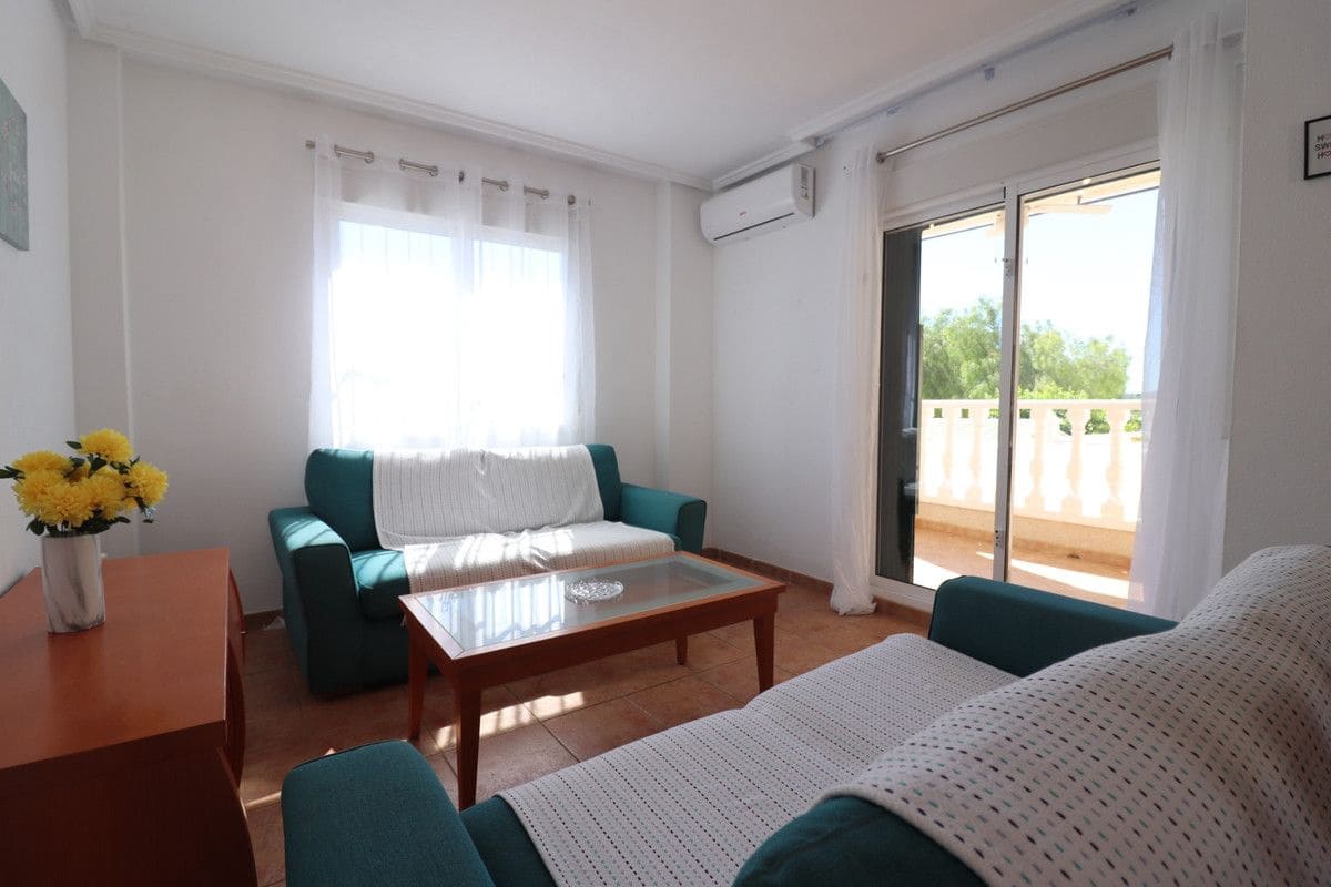 Chalet de 3 habitaciones en San Miguel de Salinas en venta con piscina - 250.000 € (Ref: 10017814)