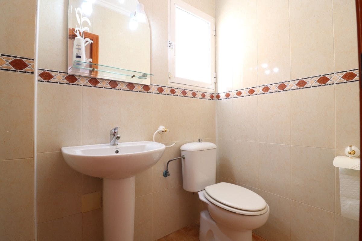 Chalet de 3 habitaciones en San Miguel de Salinas en venta con piscina - 250.000 € (Ref: 10017814)