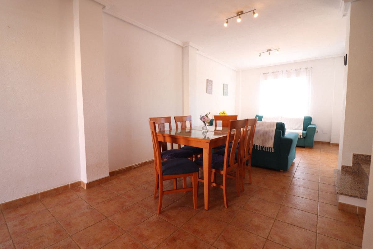 Chalet de 3 habitaciones en San Miguel de Salinas en venta con piscina - 250.000 € (Ref: 10017814)