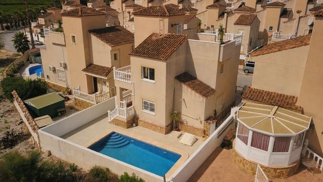 Chalet de 3 habitaciones en San Miguel de Salinas en venta con piscina - 250.000 € (Ref: 10017814)