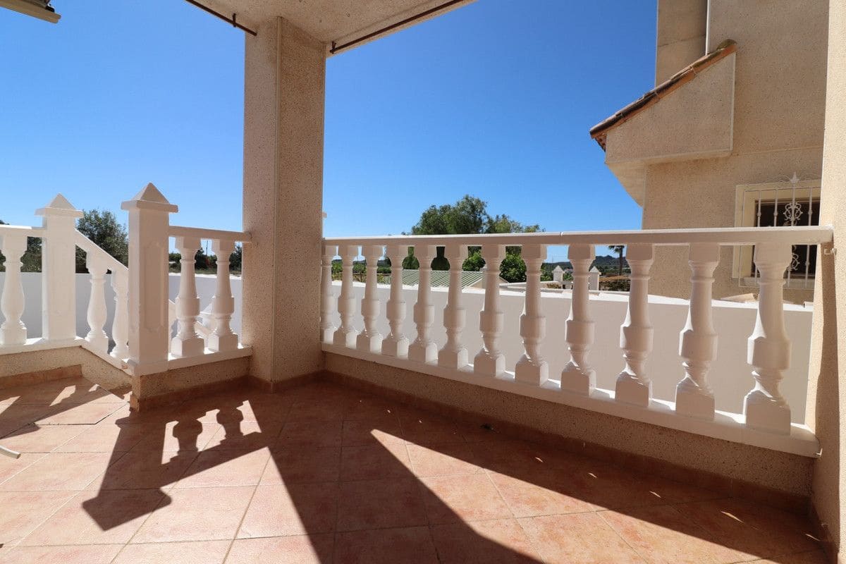 Chalet de 3 habitaciones en San Miguel de Salinas en venta con piscina - 250.000 € (Ref: 10017814)