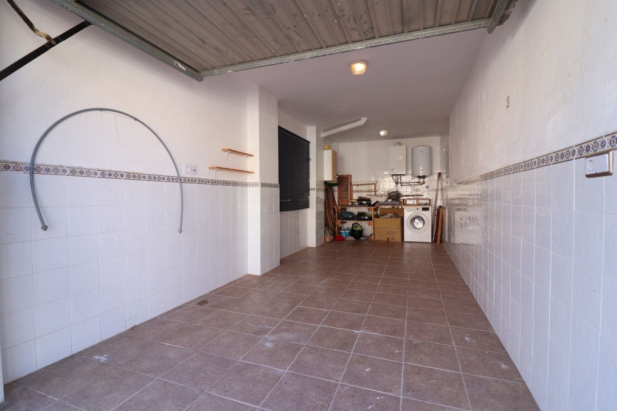Chalet de 3 habitaciones en San Miguel de Salinas en venta con piscina - 250.000 € (Ref: 10017814)