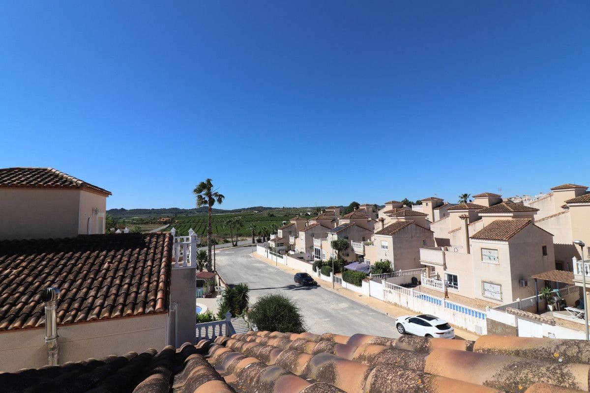 Chalet de 3 habitaciones en San Miguel de Salinas en venta con piscina - 250.000 € (Ref: 10017814)