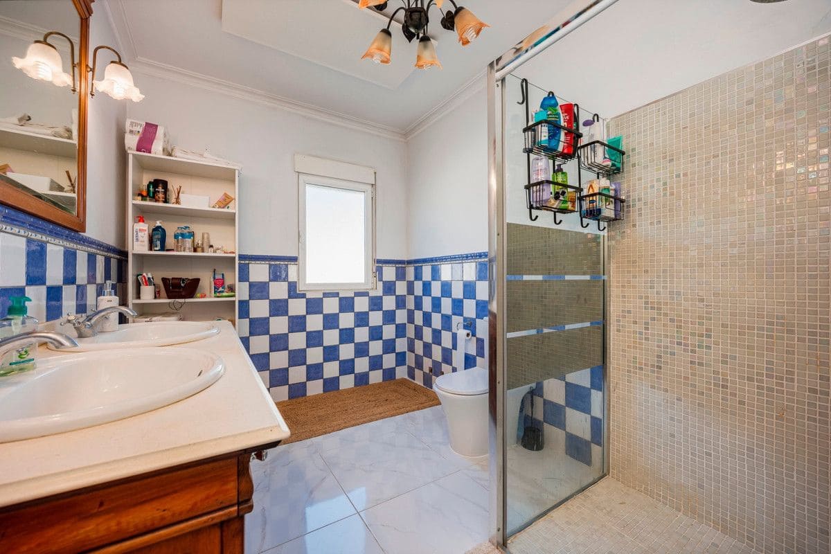 Chalet de 5 habitaciones en Rojales en venta con piscina - 590.000 € (Ref: 10017821)
