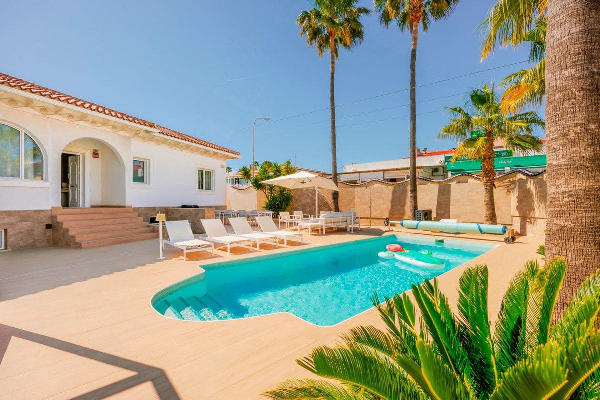 Chalet de 5 habitaciones en Rojales en venta con piscina - 590.000 € (Ref: 10017821)