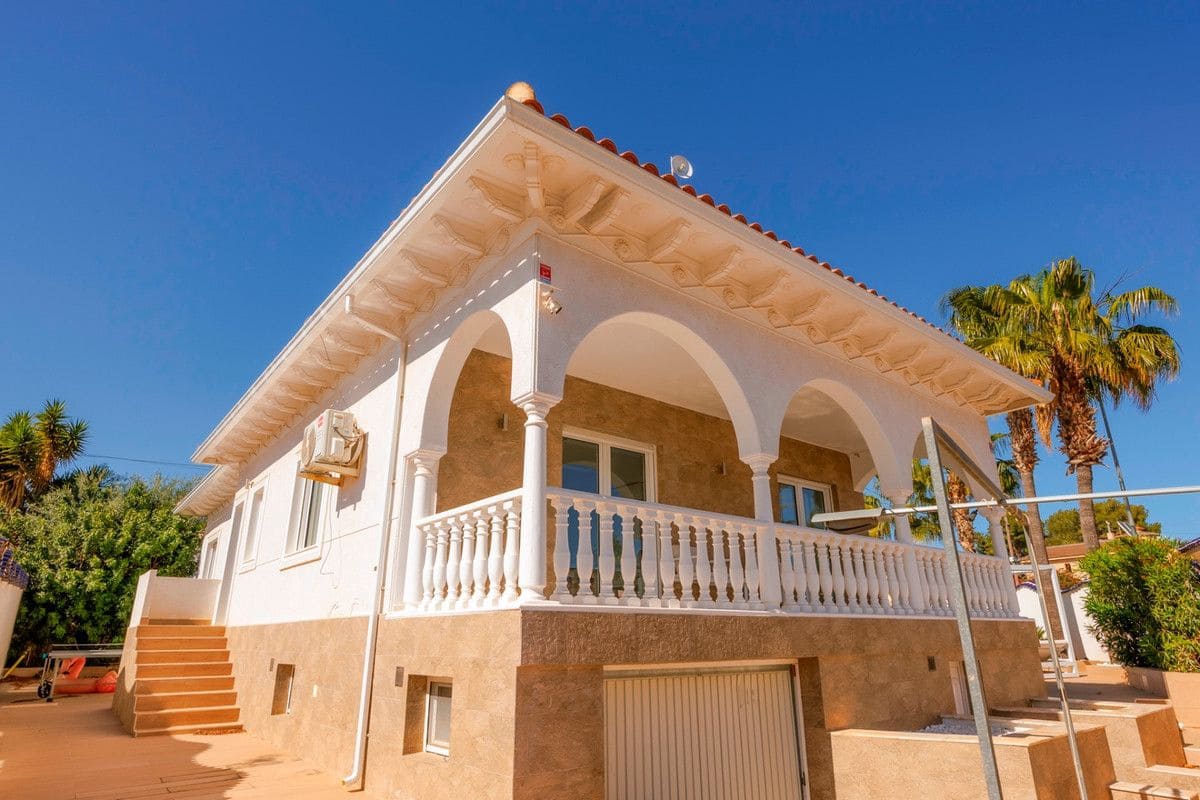 Chalet de 5 habitaciones en Rojales en venta con piscina - 590.000 € (Ref: 10017821)