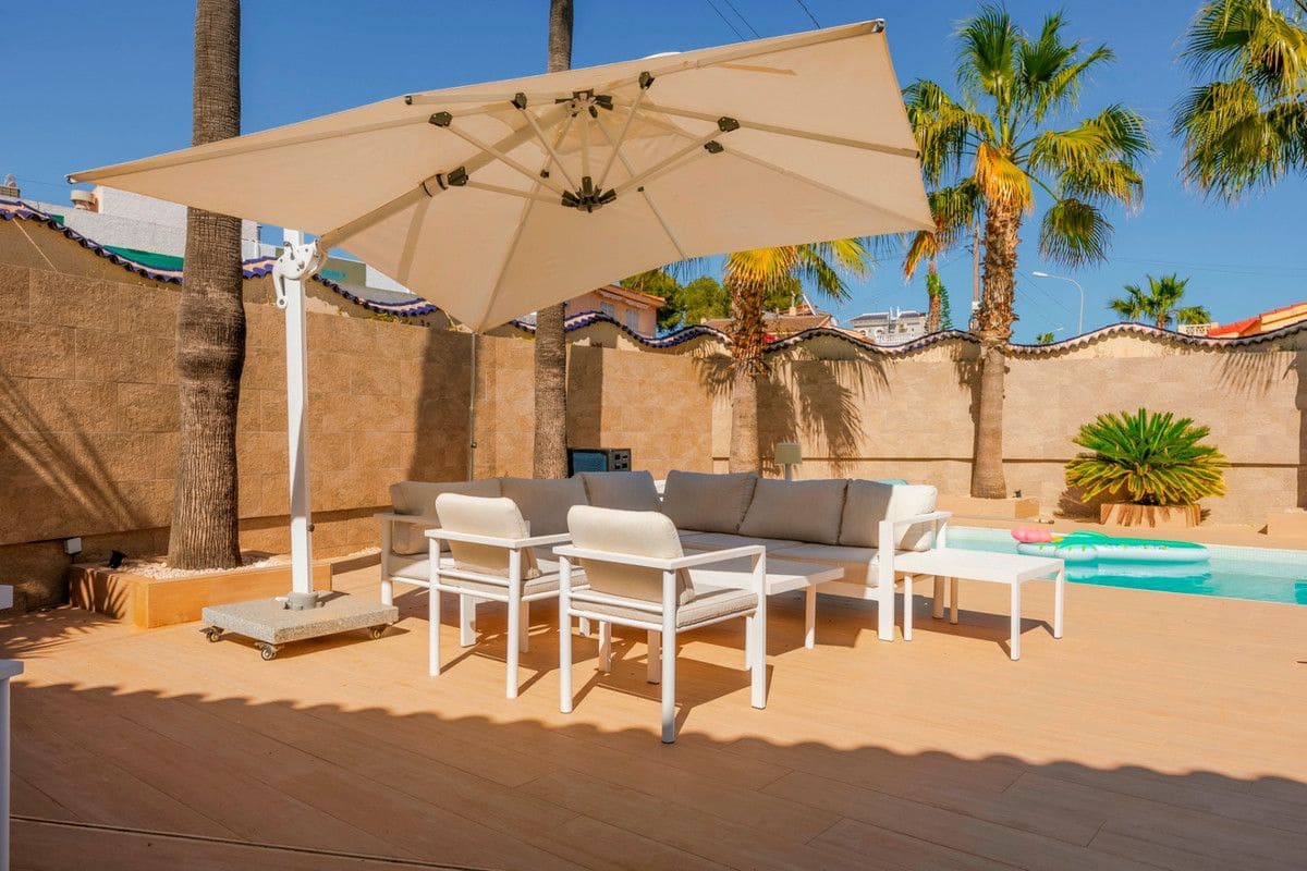 Chalet de 5 habitaciones en Rojales en venta con piscina - 590.000 € (Ref: 10017821)