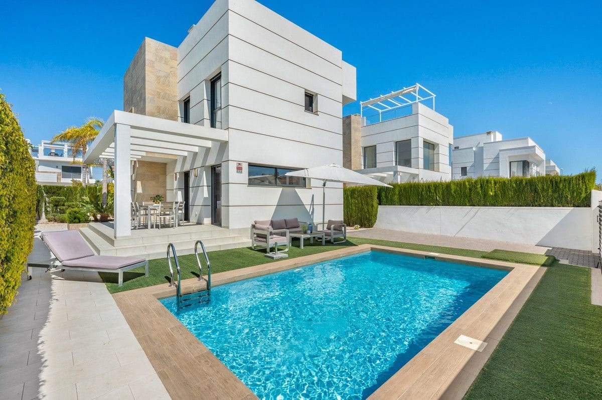 3 bedroom Villa for sale in Rojales - € 499,000 (Ref: 10017822)