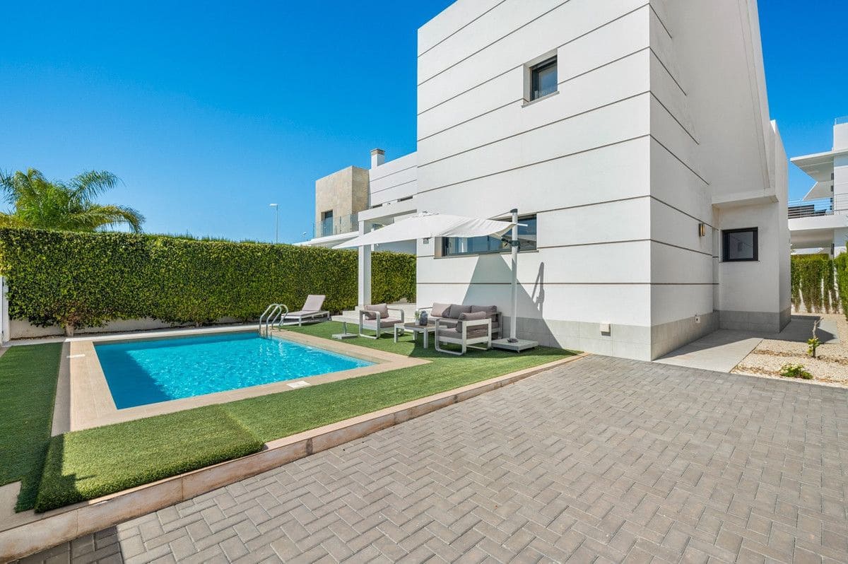 3 bedroom Villa for sale in Rojales - € 499,000 (Ref: 10017822)